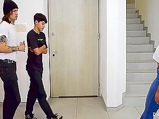 Real Estate Agent Fucks A Client While Showing A House 27 Min