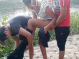 Trio A La Orilla Del Rio Anal Que Rico Sexo Casero 17 Min